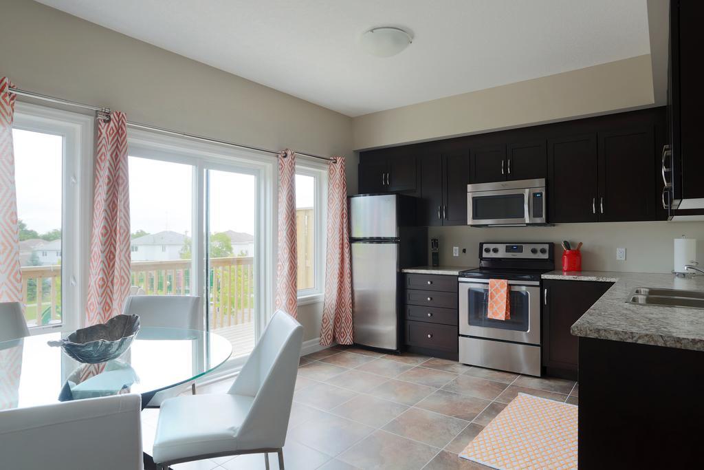 Boardwalk Homes - Executive Townhomes Kitchener Pokój zdjęcie